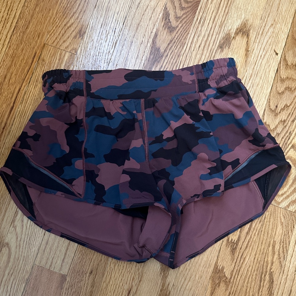 Navy/pink/black Lululemon hotty hot shorts